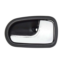 MANIJA INTERIOR MZ 323 FAMILIA/PROTEGE 95-03/626 93-02 NEGRA/CROMO PLASTICO TWN HUSHAN S54N-58-330B-65 Derecho Delantera/Trasera