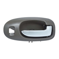 MANIJA INTERIOR CR CIRRUS 01-06 CON HOYO PARA SEGURO GRIS OBSCURO/CROMADO PLASTICO TWN HUSHAN Derecho Delantera