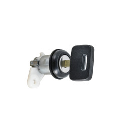 CILINDRO PARA CAJUELA CV CHEVY JOY / POP/SWING / MONZA 04-12 CON LLAVE MANUAL 1 PIEZA METAL NEGRA/CROMO CHIN MANIJAUTO 93789995/93802073 Trasera Cajuela