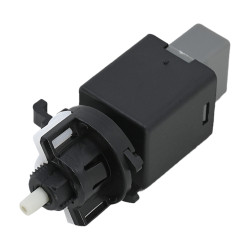 INTERRUPTOR LUZ DE FRENO HY SANTA FE 13-17 HY ELANTRA 13-19 HY SONATA 13-17 KI RIO 13-17 KI SOUL 14-19 KI FORTE 14-18 HY ACCENT 15-17 HY ACCENT 15-17 KI NIRO 17-21 KI SPORTAGE 14-19 KI SORENTO 15-18 KI SEDONA 15-18 4 PINS 12 V CC 938103S700 CHN MANIJAUTO