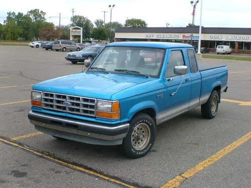 83-97 Ranger Tapon Copa Rin Cromado Azul Con Tornillos 1 Pz