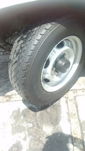 86-08 Nissan D21 Estaquitas Tapacubo Copa Rin Negro 4 Piezas